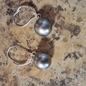 Beautiful Genuine Tahitian Earrings Pearls 14K White Gold Bloomingdales